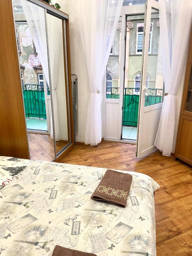 Apartmán Навпроти Вернісажу Біля Оперного Вулиця Театральна 26 Є Балкон Та Інернет Lvov Exteriér fotografie