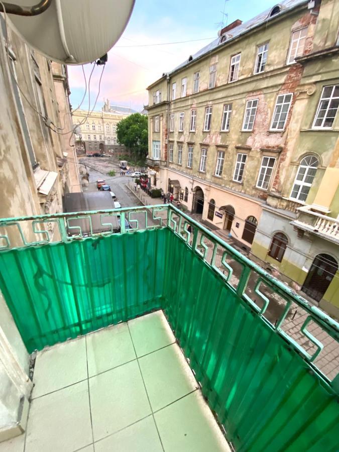 Apartmán Навпроти Вернісажу Біля Оперного Вулиця Театральна 26 Є Балкон Та Інернет Lvov Exteriér fotografie