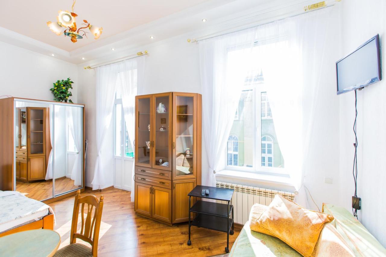 Apartmán Навпроти Вернісажу Біля Оперного Вулиця Театральна 26 Є Балкон Та Інернет Lvov Exteriér fotografie